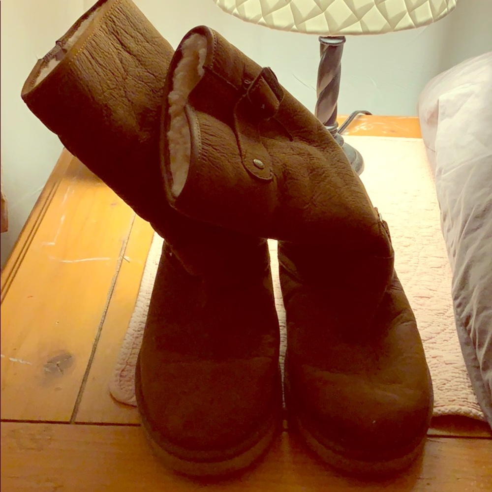 UGG Sutter boots Sz 8
